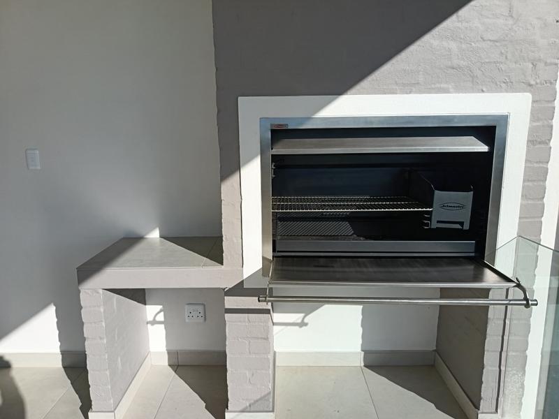 4 Bedroom Property for Sale in Hartenbos Heuwels Western Cape